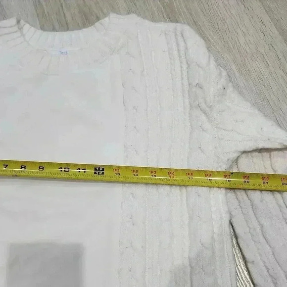 Time and Tru Women's Cable Knit Long Sleeve Pullover Sweater White Size Small - Picture 3 of 8